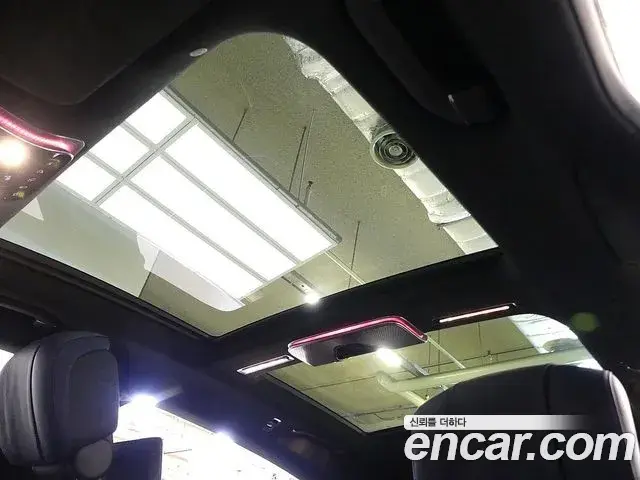 Mercedes-Benz S-Class 2024 — Photo 2/20