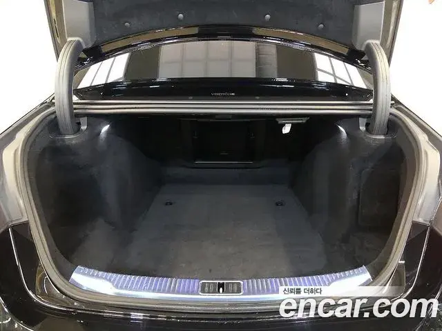 Mercedes-Benz S-Class 2023 — ფოტო 6/20