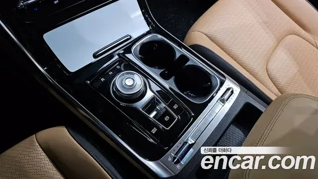 Kia Carnival 2023 — Şəkil 29/30