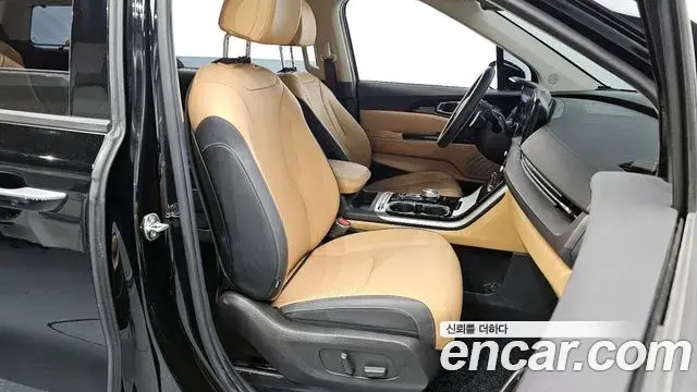 Kia Carnival 2023 — Şəkil 17/30
