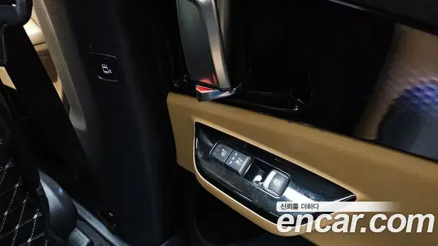 Kia Carnival 2023 — Şəkil 13/30
