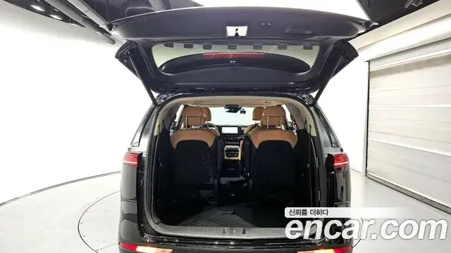 Kia Carnival 2023 — Şəkil 23/30