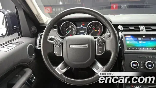 Land Rover Discovery 5 2018 — Фото 13/20