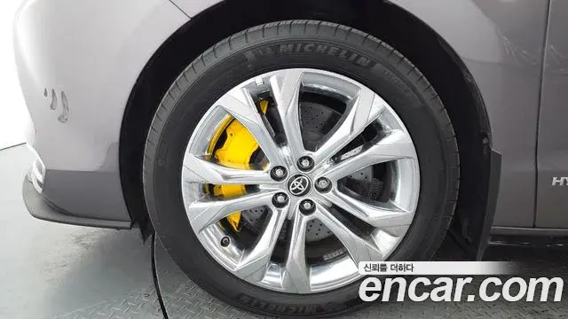 Toyota Sienna 2021 — Фото 5/20