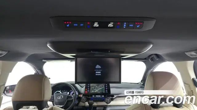 Toyota Sienna 2021 — Фото 16/20