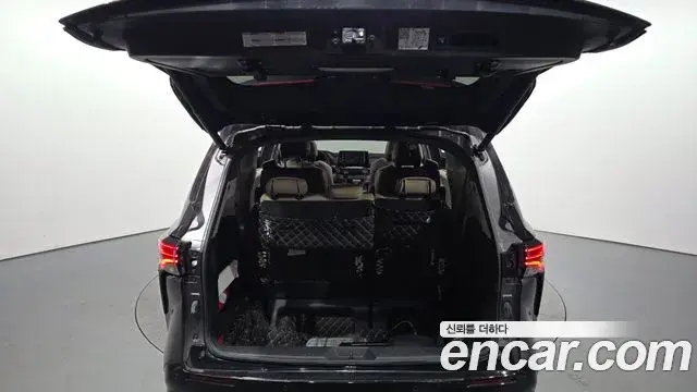 Toyota Sienna 2021 — Фото 18/20