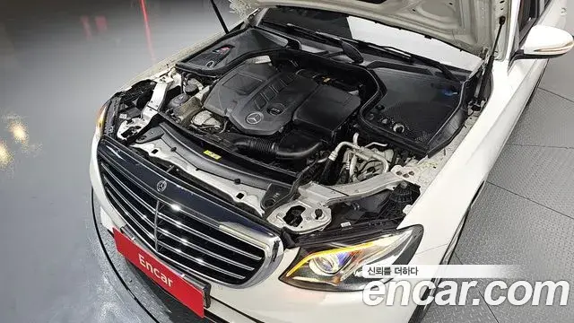 Mercedes-Benz E-Class 2019 — Şəkil 20/33