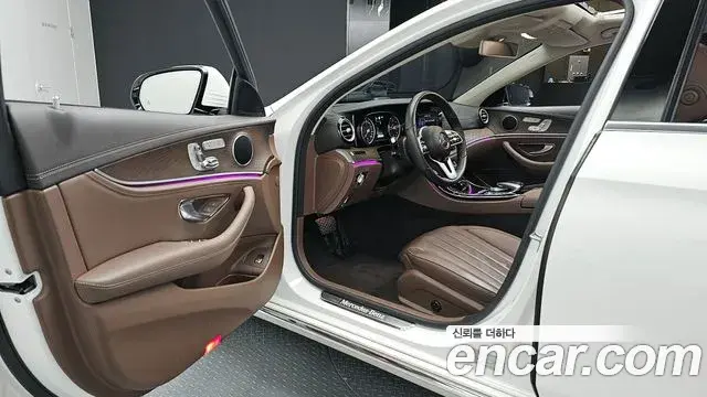 Mercedes-Benz E-Class 2019 — Şəkil 18/33