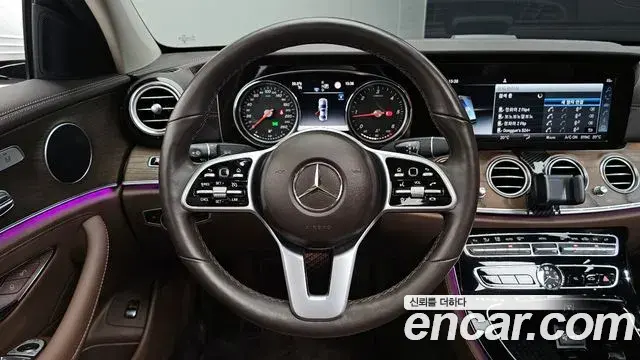 Mercedes-Benz E-Class 2019 — Şəkil 23/33