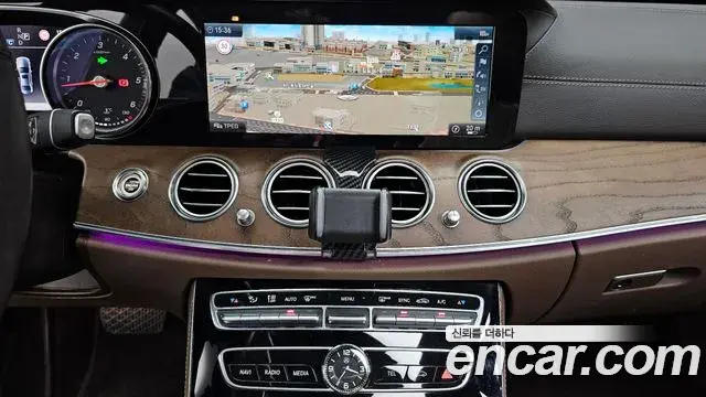 Mercedes-Benz E-Class 2019 — Şəkil 8/33