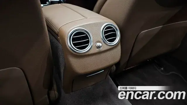 Mercedes-Benz E-Class 2019 — Şəkil 28/33