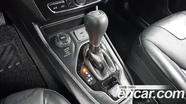 Jeep Cherokee 2021 — Şəkil 14/20