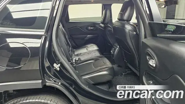 Jeep Cherokee 2021 — Şəkil 12/20