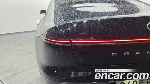 Hyundai Grandeur Hybrid 2023 — ფოტო 30/30