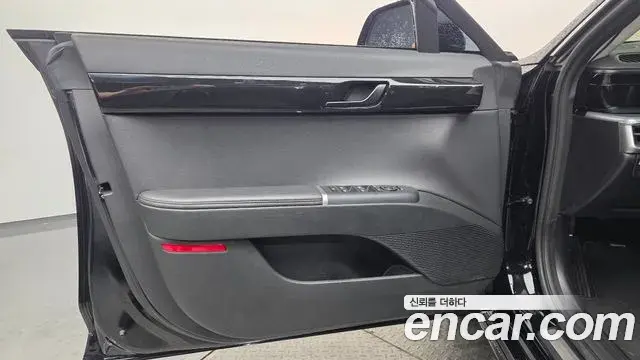 Hyundai Grandeur Hybrid 2023 — ფოტო 29/30