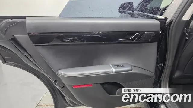 Hyundai Grandeur Hybrid 2023 — ფოტო 18/30