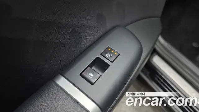 Hyundai Grandeur Hybrid 2023 — ფოტო 22/30
