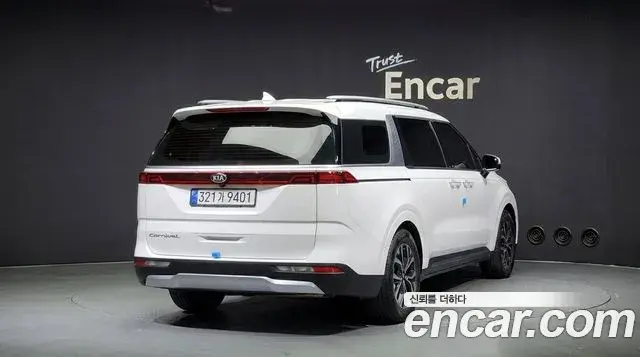 Kia Carnival 2021 — Фото 2/20