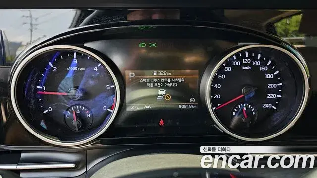 Kia Carnival 2021 — Фото 8/20