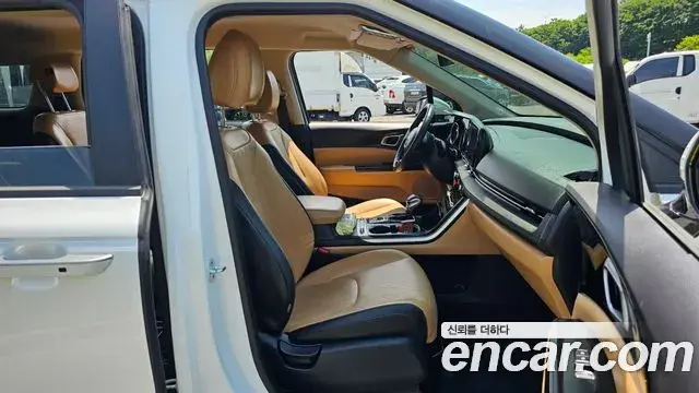 Kia Carnival 2021 — Фото 11/20