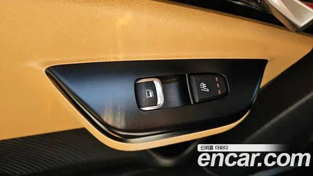 Kia Carnival 2021 — Фото 17/20