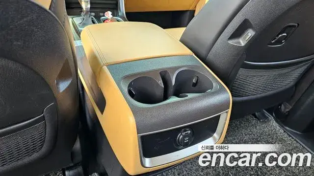 Kia Carnival 2021 — Фото 18/20