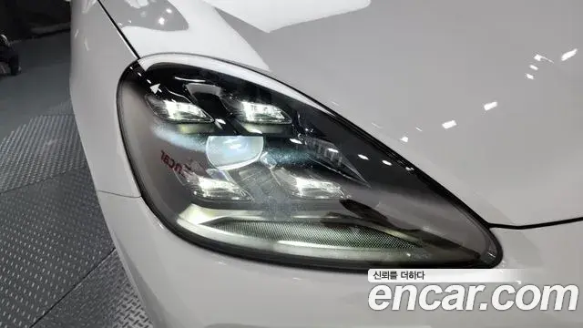 Porsche Cayenne 2020 — ფოტო 29/38