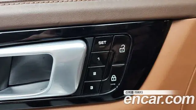 Porsche Cayenne 2020 — ფოტო 11/38