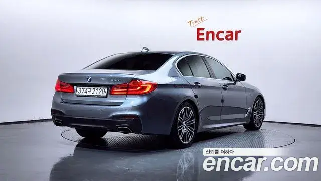 BMW 5 Series 2019 — Фото 2/20