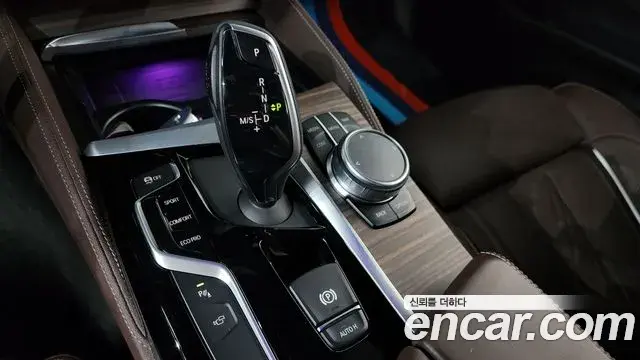 BMW 5 Series 2019 — Фото 9/20