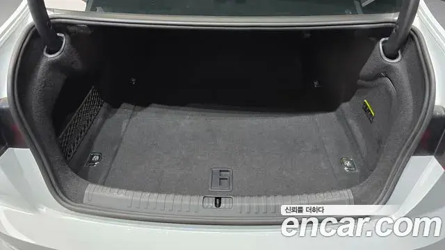 Audi A6 2021 — Şəkil 31/31