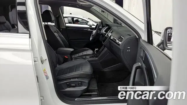 Volkswagen Tiguan 2024 — Şəkil 19/20