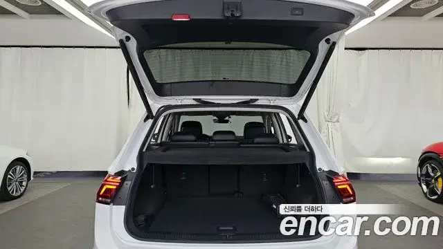 Volkswagen Tiguan 2024 — Şəkil 16/20