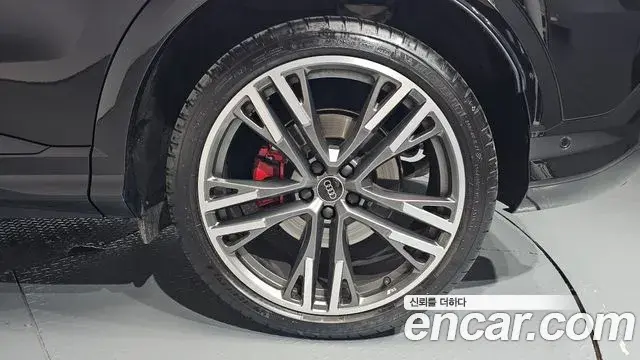 Audi Q5 2025 — Photo 8/37