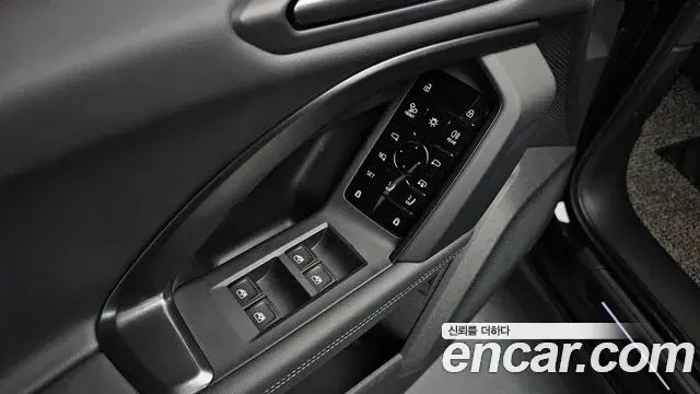 Audi Q5 2025 — Photo 9/37