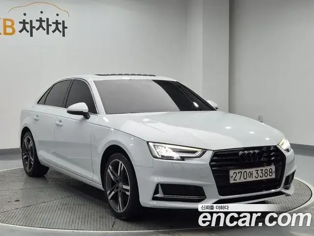 Audi A4 2019 — ფოტო 13/19