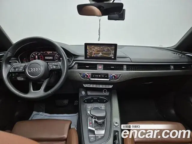 Audi A4 2019 — ფოტო 14/19