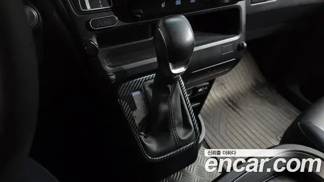 Hyundai Staria 2021 — Фото 9/20