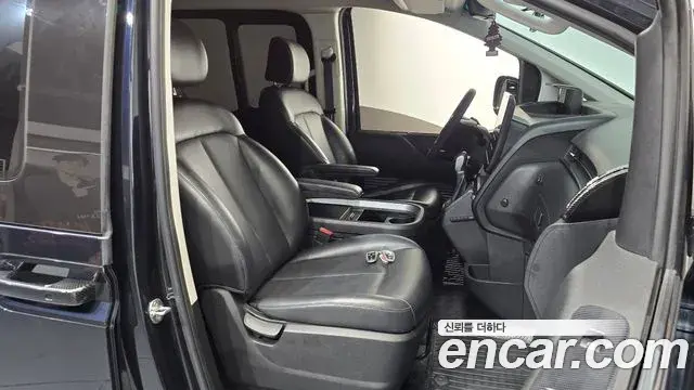 Hyundai Staria 2021 — ფოტო 23/30
