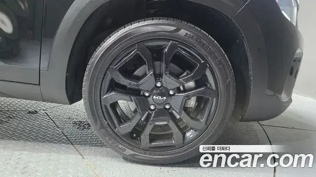 Kia Seltos 2024 — ფოტო 7/35