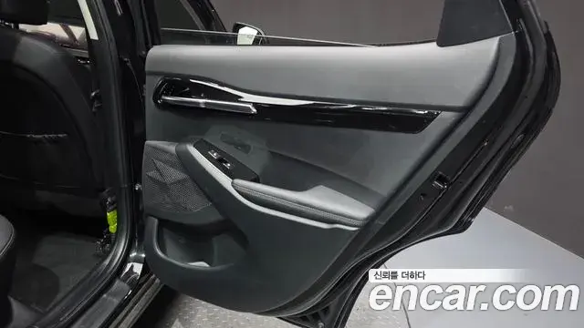 Kia Seltos 2024 — ფოტო 31/35
