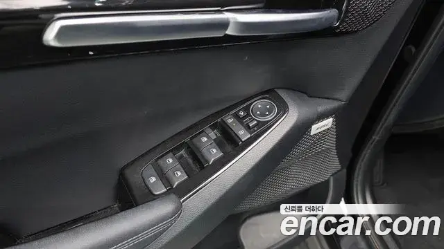Kia Seltos 2024 — ფოტო 19/35
