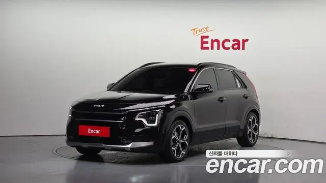 Kia Niro 2022 — ფოტო 8/33