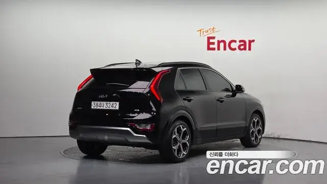 Kia Niro 2022 — ფოტო 7/33