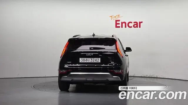 Kia Niro 2022 — ფოტო 31/33