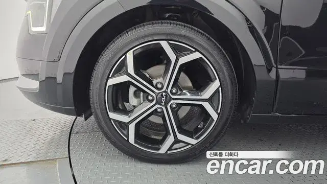 Kia Niro 2022 — ფოტო 4/33
