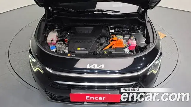 Kia Niro 2022 — ფოტო 2/33