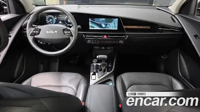 Kia Niro 2022 — ფოტო 5/33
