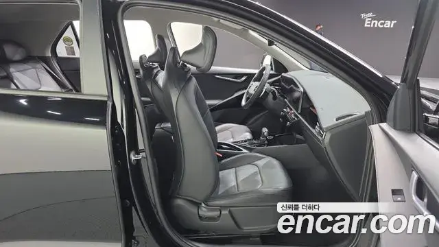 Kia Niro 2022 — ფოტო 20/33