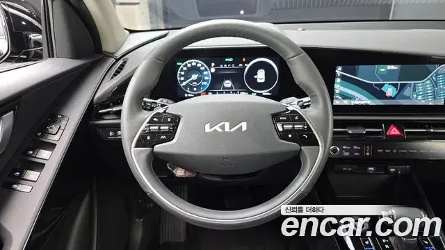 Kia Niro 2022 — ფოტო 22/33